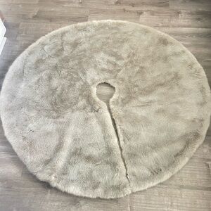 Restoration Hardware Faux Fur Christmas Tree Skirt in Fog